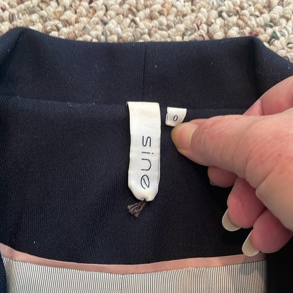 Sine Anthropology Navy Wool Blazer. Cinched Sleeves. Double Breasted. Size 0 - Picture 4 of 12